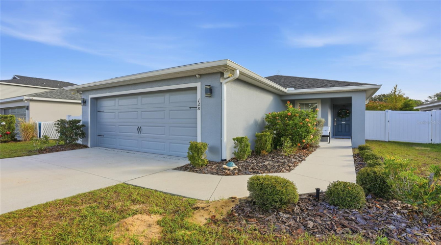 DAVENPORT, Florida 33837, 3 Bedrooms Bedrooms, ,2 BathroomsBathrooms,Residential,For Sale,FOXTAIL,0,MFRS5140225