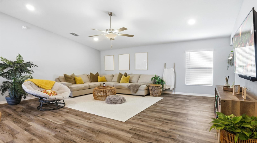 DAVENPORT, Florida 33837, 3 Bedrooms Bedrooms, ,2 BathroomsBathrooms,Residential,For Sale,FOXTAIL,0,MFRS5140225