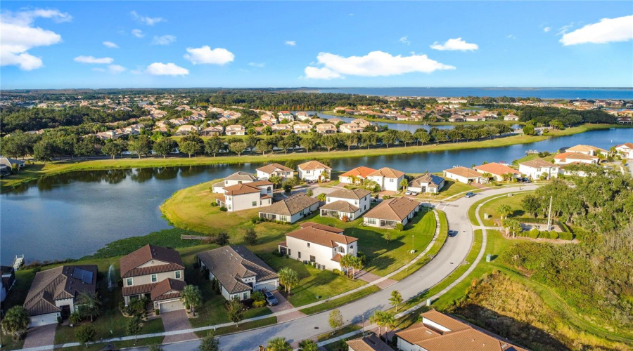 KISSIMMEE, Florida 34746, 4 Bedrooms Bedrooms, ,3 BathroomsBathrooms,Residential,For Sale,CARRICK BEND,0,MFRTB8455695