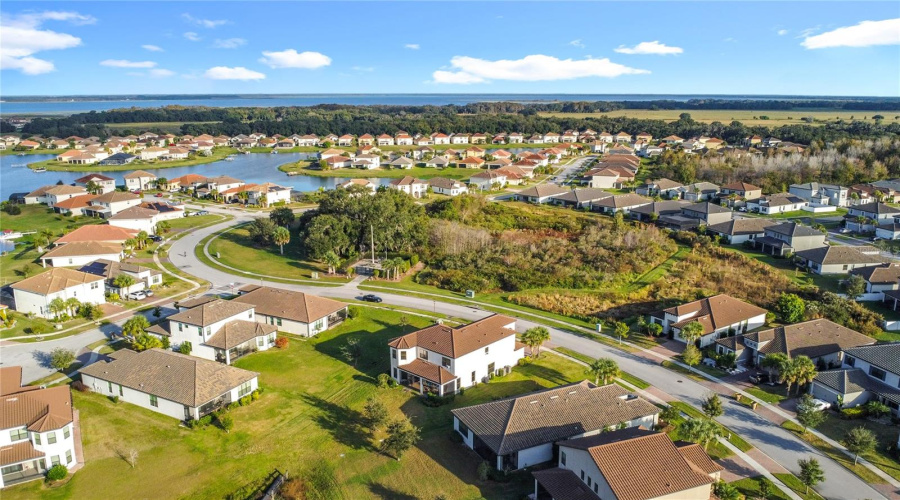 KISSIMMEE, Florida 34746, 4 Bedrooms Bedrooms, ,3 BathroomsBathrooms,Residential,For Sale,CARRICK BEND,0,MFRTB8455695