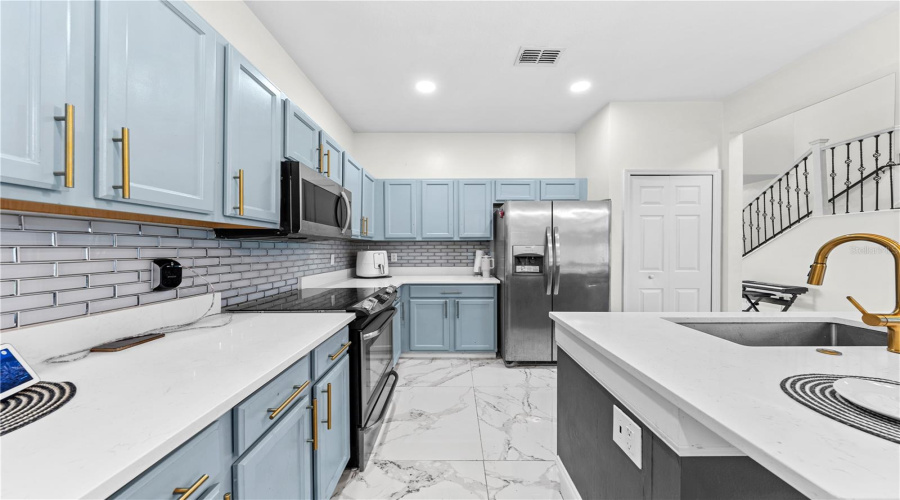 KISSIMMEE, Florida 34746, 4 Bedrooms Bedrooms, ,2 BathroomsBathrooms,Residential,For Sale,PRESIDIO,0,MFRS5132873