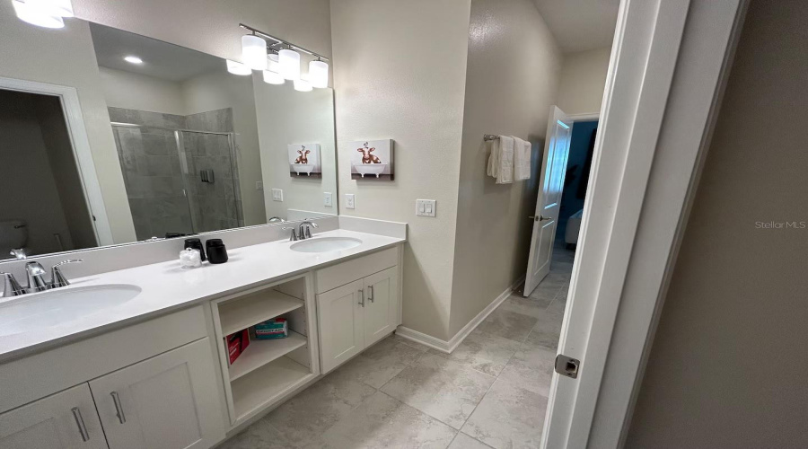 KISSIMMEE, Florida 34746, 2 Bedrooms Bedrooms, ,2 BathroomsBathrooms,Residential,For Sale,PARADOX,0,MFRO6337078