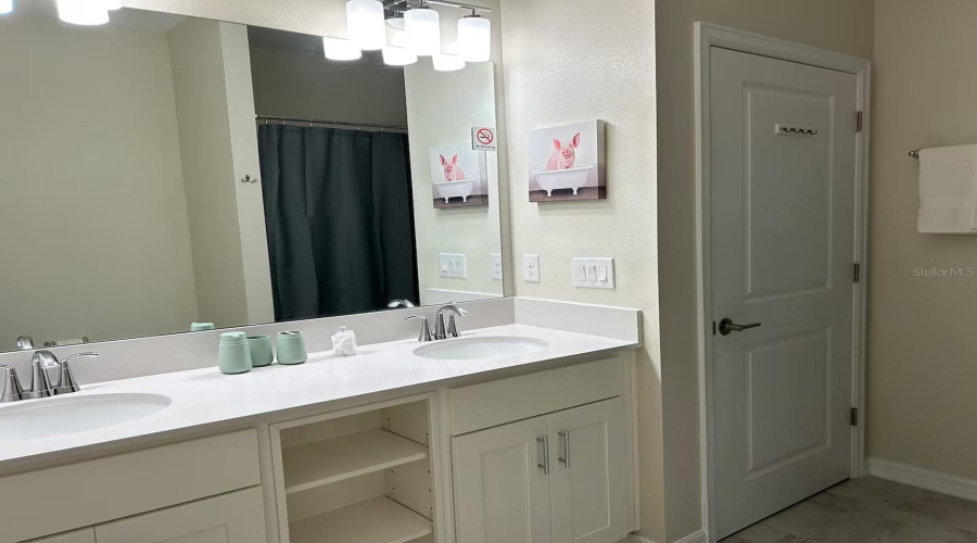 KISSIMMEE, Florida 34746, 2 Bedrooms Bedrooms, ,2 BathroomsBathrooms,Residential,For Sale,PARADOX,0,MFRO6337078