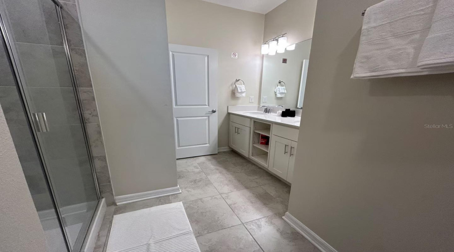 KISSIMMEE, Florida 34746, 2 Bedrooms Bedrooms, ,2 BathroomsBathrooms,Residential,For Sale,PARADOX,0,MFRO6337078