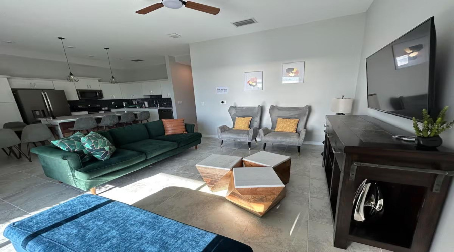 KISSIMMEE, Florida 34746, 2 Bedrooms Bedrooms, ,2 BathroomsBathrooms,Residential,For Sale,PARADOX,0,MFRO6337078