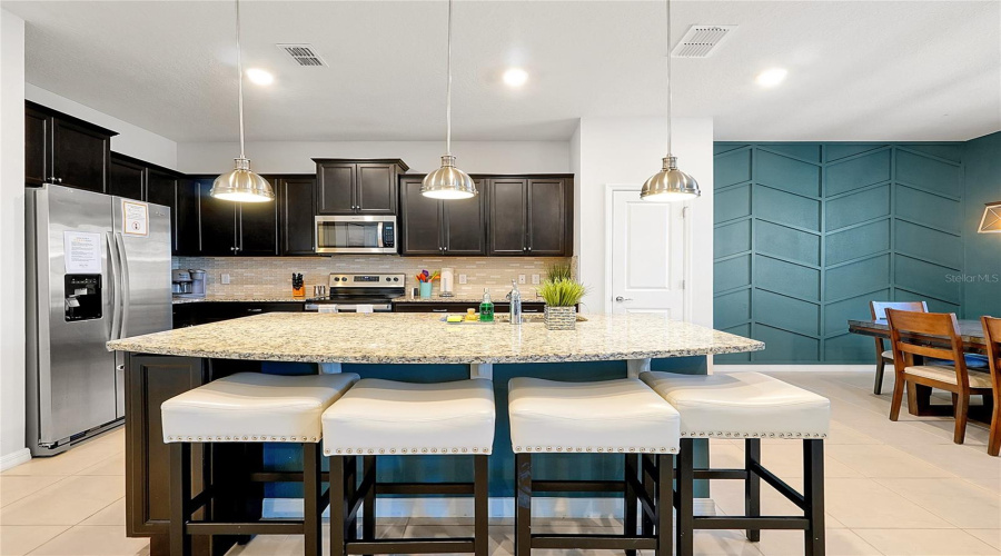 DAVENPORT, Florida 33897, 5 Bedrooms Bedrooms, ,4 BathroomsBathrooms,Residential,For Sale,KONA,0,MFRO6366519