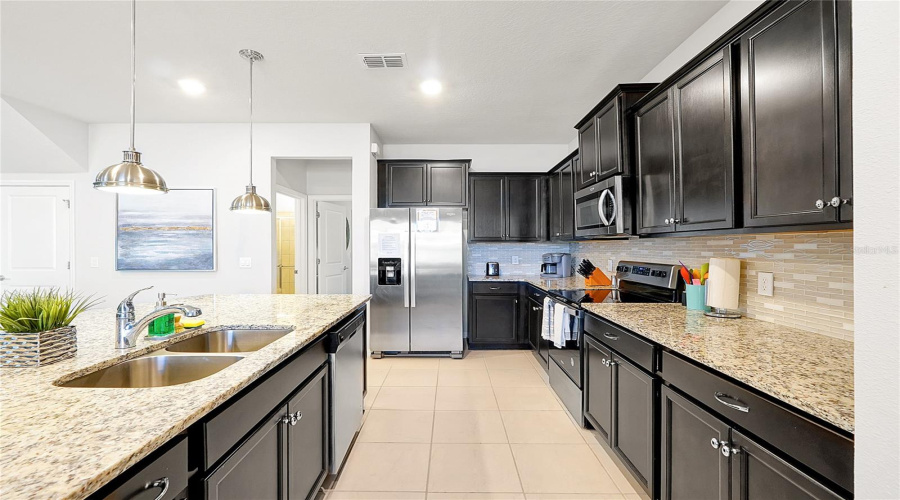 DAVENPORT, Florida 33897, 5 Bedrooms Bedrooms, ,4 BathroomsBathrooms,Residential,For Sale,KONA,0,MFRO6366519