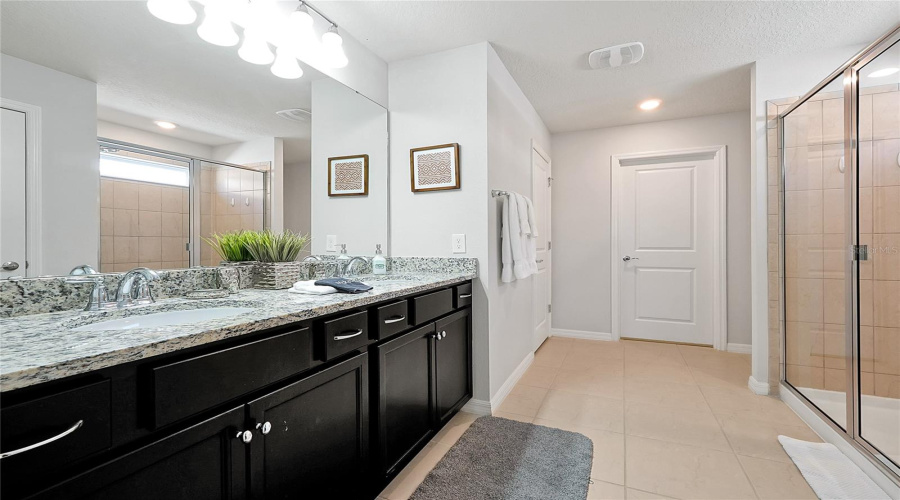 DAVENPORT, Florida 33897, 5 Bedrooms Bedrooms, ,4 BathroomsBathrooms,Residential,For Sale,KONA,0,MFRO6366519