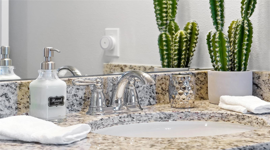 DAVENPORT, Florida 33897, 5 Bedrooms Bedrooms, ,4 BathroomsBathrooms,Residential,For Sale,KONA,0,MFRO6366519