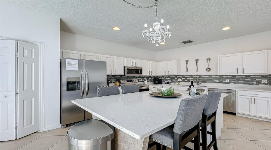 KISSIMMEE, Florida 34747, 5 Bedrooms Bedrooms, ,4 BathroomsBathrooms,Residential,For Sale,LIDO KEY,0,MFRO6367392