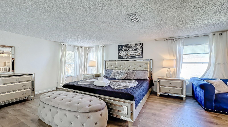 KISSIMMEE, Florida 34747, 5 Bedrooms Bedrooms, ,4 BathroomsBathrooms,Residential,For Sale,LIDO KEY,0,MFRO6367392