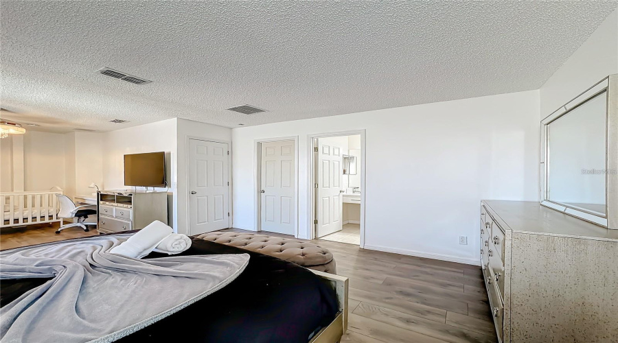 KISSIMMEE, Florida 34747, 5 Bedrooms Bedrooms, ,4 BathroomsBathrooms,Residential,For Sale,LIDO KEY,0,MFRO6367392