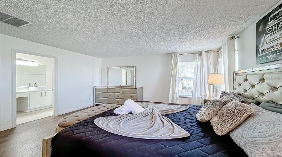 KISSIMMEE, Florida 34747, 5 Bedrooms Bedrooms, ,4 BathroomsBathrooms,Residential,For Sale,LIDO KEY,0,MFRO6367392