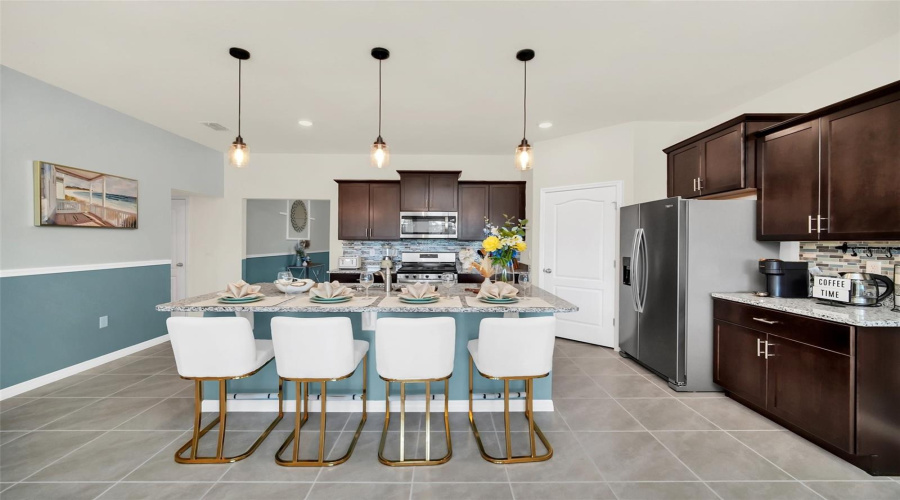 DAVENPORT, Florida 33837, 6 Bedrooms Bedrooms, ,5 BathroomsBathrooms,Residential,For Sale,OAKMOSS,0,MFRO6367564