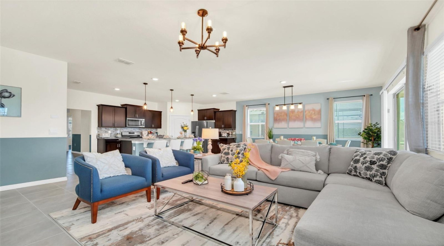 DAVENPORT, Florida 33837, 6 Bedrooms Bedrooms, ,5 BathroomsBathrooms,Residential,For Sale,OAKMOSS,0,MFRO6367564