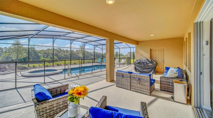 DAVENPORT, Florida 33837, 6 Bedrooms Bedrooms, ,5 BathroomsBathrooms,Residential,For Sale,OAKMOSS,0,MFRO6367564