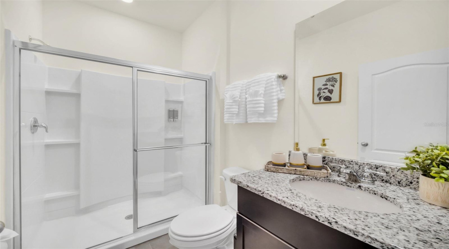 DAVENPORT, Florida 33837, 6 Bedrooms Bedrooms, ,5 BathroomsBathrooms,Residential,For Sale,OAKMOSS,0,MFRO6367564