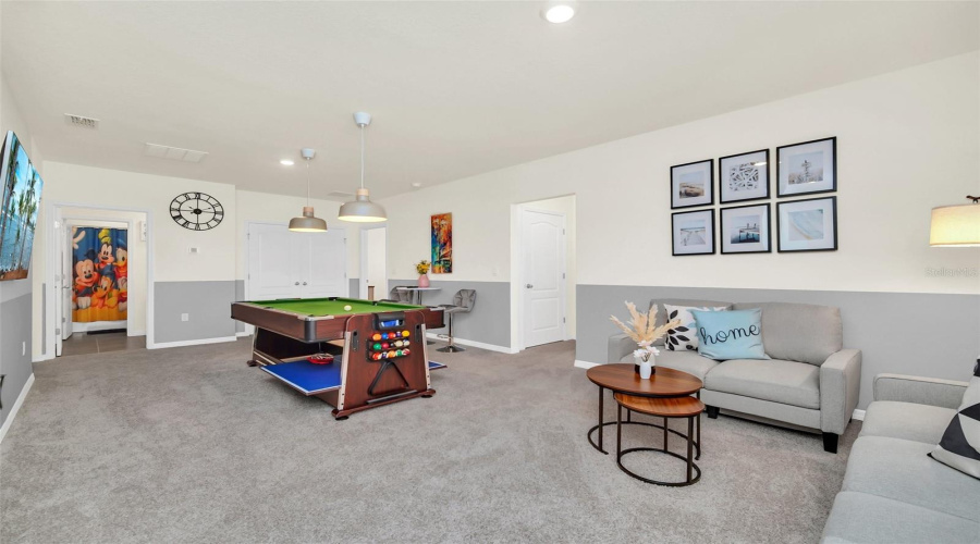 DAVENPORT, Florida 33837, 6 Bedrooms Bedrooms, ,5 BathroomsBathrooms,Residential,For Sale,OAKMOSS,0,MFRO6367564