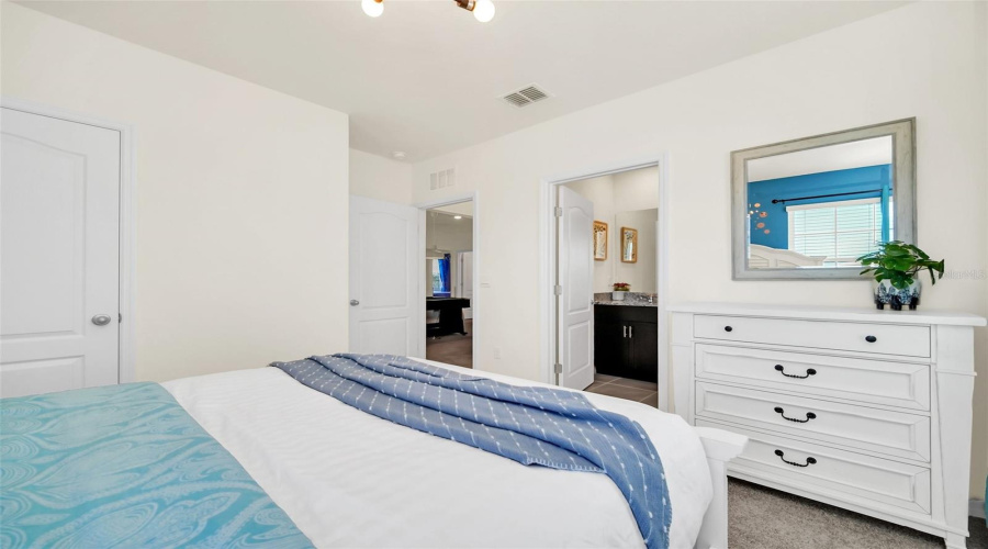 DAVENPORT, Florida 33837, 6 Bedrooms Bedrooms, ,5 BathroomsBathrooms,Residential,For Sale,OAKMOSS,0,MFRO6367564