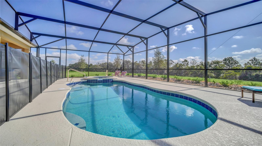 DAVENPORT, Florida 33837, 6 Bedrooms Bedrooms, ,5 BathroomsBathrooms,Residential,For Sale,OAKMOSS,0,MFRO6367564