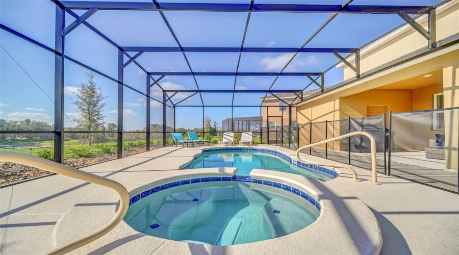 DAVENPORT, Florida 33837, 6 Bedrooms Bedrooms, ,5 BathroomsBathrooms,Residential,For Sale,OAKMOSS,0,MFRO6367564