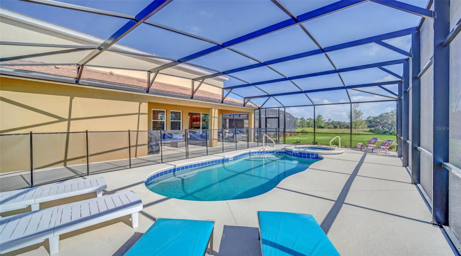 DAVENPORT, Florida 33837, 6 Bedrooms Bedrooms, ,5 BathroomsBathrooms,Residential,For Sale,OAKMOSS,0,MFRO6367564