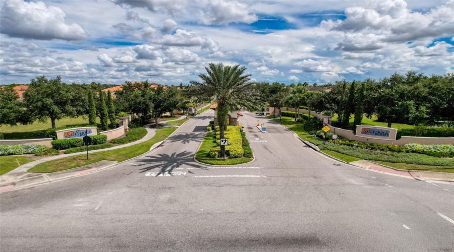 DAVENPORT, Florida 33837, 6 Bedrooms Bedrooms, ,5 BathroomsBathrooms,Residential,For Sale,OAKMOSS,0,MFRO6367564