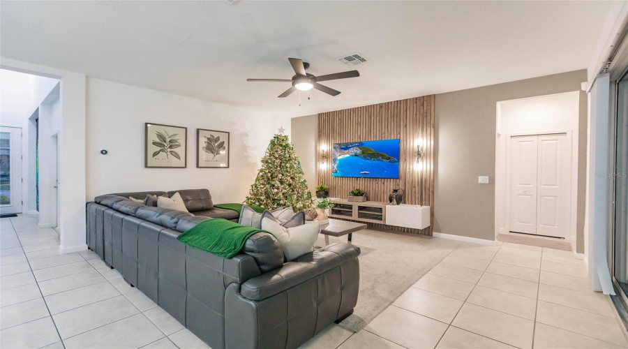 KISSIMMEE, Florida 34746, 6 Bedrooms Bedrooms, ,6 BathroomsBathrooms,Residential,For Sale,MONADO,0,MFRO6367529