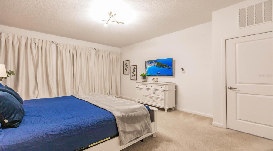 KISSIMMEE, Florida 34746, 6 Bedrooms Bedrooms, ,6 BathroomsBathrooms,Residential,For Sale,MONADO,0,MFRO6367529