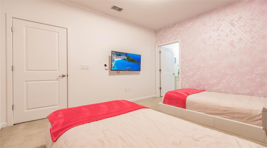 KISSIMMEE, Florida 34746, 6 Bedrooms Bedrooms, ,6 BathroomsBathrooms,Residential,For Sale,MONADO,0,MFRO6367529