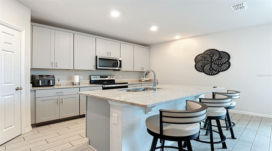 DAVENPORT, Florida 33837, 4 Bedrooms Bedrooms, ,2 BathroomsBathrooms,Residential,For Sale,DENALI,0,MFRO6327837