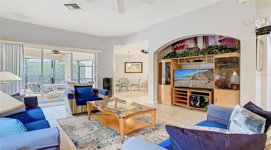 DAVENPORT, Florida 33897, 5 Bedrooms Bedrooms, ,4 BathroomsBathrooms,Residential,For Sale,TUPELO,0,MFRO6367046