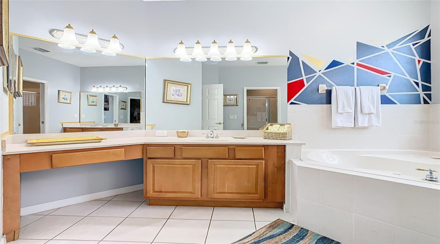 DAVENPORT, Florida 33897, 5 Bedrooms Bedrooms, ,4 BathroomsBathrooms,Residential,For Sale,TUPELO,0,MFRO6367046