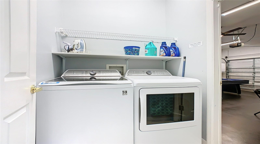 DAVENPORT, Florida 33897, 5 Bedrooms Bedrooms, ,4 BathroomsBathrooms,Residential,For Sale,TUPELO,0,MFRO6367046