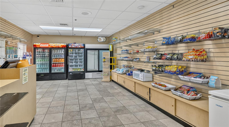 DAVENPORT, Florida 33897, 3 Bedrooms Bedrooms, ,2 BathroomsBathrooms,Residential,For Sale,BAHAMA BAY,0,MFRO6367421