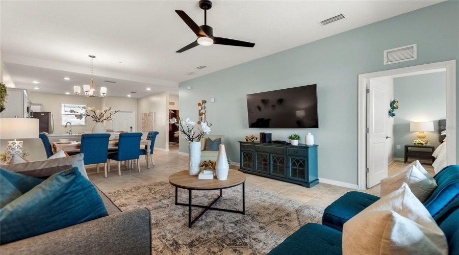 KISSIMMEE, Florida 34746, 2 Bedrooms Bedrooms, ,2 BathroomsBathrooms,Residential,For Sale,PARADOX,0,MFRO6353349