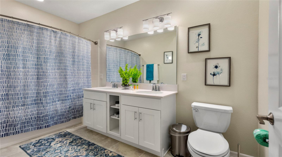 KISSIMMEE, Florida 34746, 2 Bedrooms Bedrooms, ,2 BathroomsBathrooms,Residential,For Sale,PARADOX,0,MFRO6353349