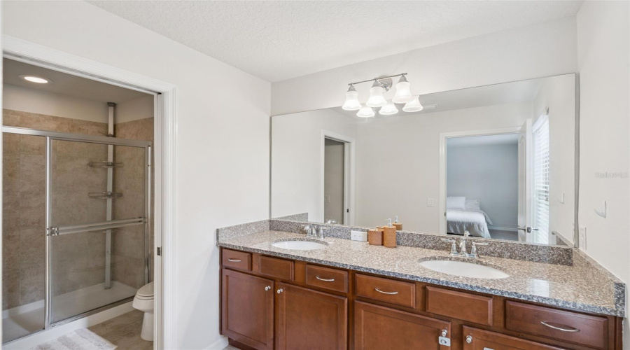 KISSIMMEE, Florida 34747, 6 Bedrooms Bedrooms, ,4 BathroomsBathrooms,Residential,For Sale,RHODES,0,MFRO6367887