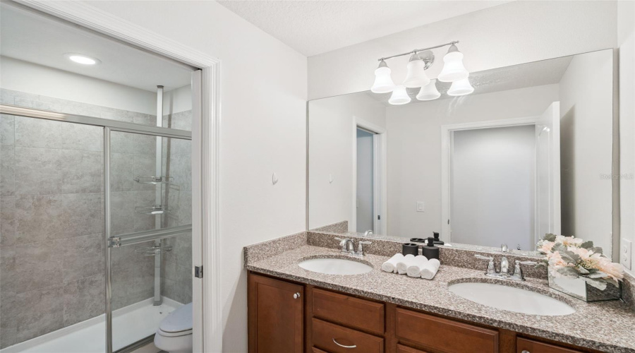 KISSIMMEE, Florida 34747, 6 Bedrooms Bedrooms, ,4 BathroomsBathrooms,Residential,For Sale,RHODES,0,MFRO6367887