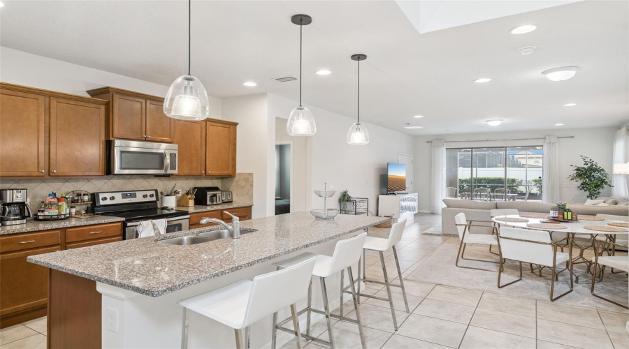 KISSIMMEE, Florida 34747, 6 Bedrooms Bedrooms, ,4 BathroomsBathrooms,Residential,For Sale,RHODES,0,MFRO6367887