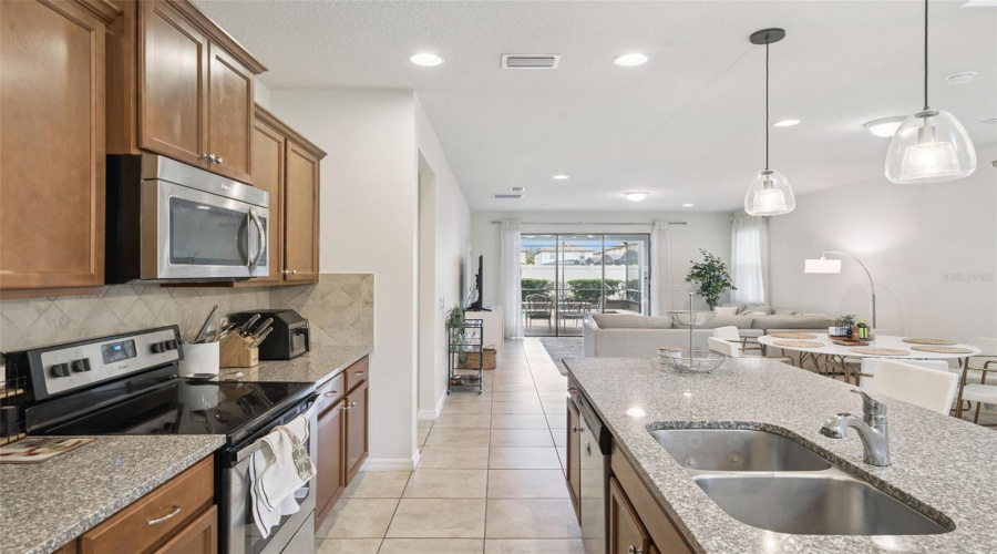 KISSIMMEE, Florida 34747, 6 Bedrooms Bedrooms, ,4 BathroomsBathrooms,Residential,For Sale,RHODES,0,MFRO6367887