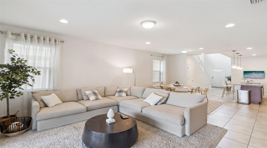 KISSIMMEE, Florida 34747, 6 Bedrooms Bedrooms, ,4 BathroomsBathrooms,Residential,For Sale,RHODES,0,MFRO6367887