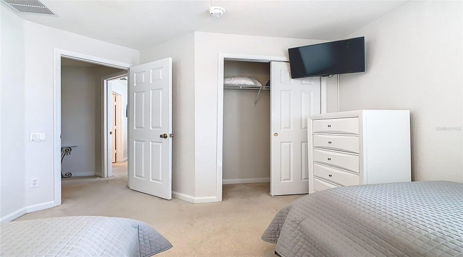 KISSIMMEE, Florida 34747, 5 Bedrooms Bedrooms, ,5 BathroomsBathrooms,Residential,For Sale,DAULBY,0,MFRO6367961