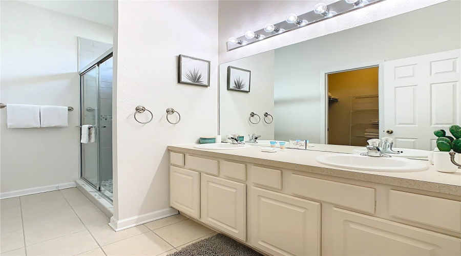 KISSIMMEE, Florida 34747, 5 Bedrooms Bedrooms, ,5 BathroomsBathrooms,Residential,For Sale,DAULBY,0,MFRO6367961