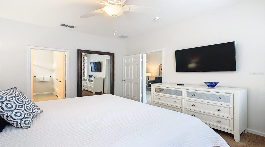 KISSIMMEE, Florida 34747, 5 Bedrooms Bedrooms, ,5 BathroomsBathrooms,Residential,For Sale,DAULBY,0,MFRO6367961