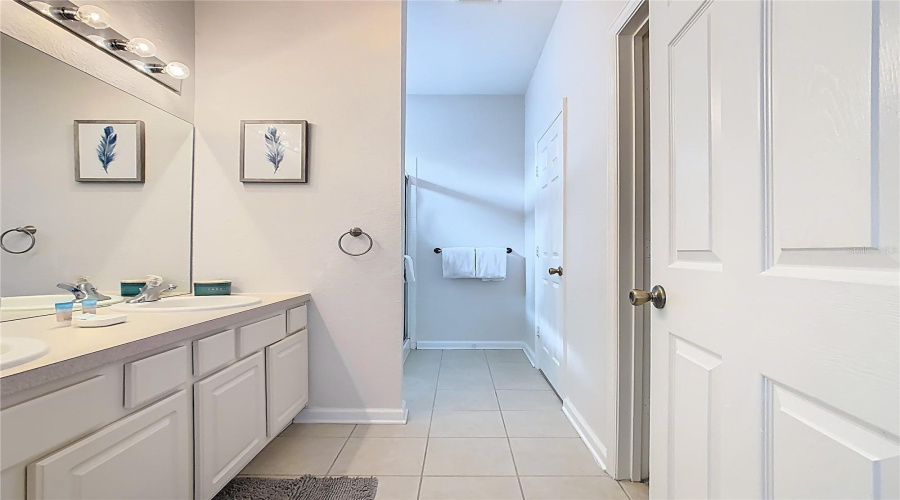 KISSIMMEE, Florida 34747, 5 Bedrooms Bedrooms, ,5 BathroomsBathrooms,Residential,For Sale,DAULBY,0,MFRO6367961