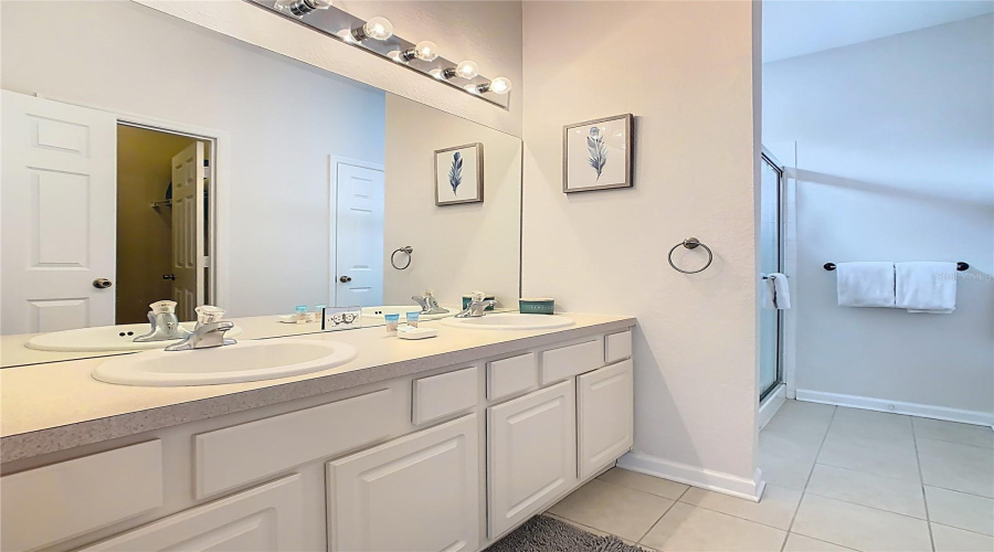 KISSIMMEE, Florida 34747, 5 Bedrooms Bedrooms, ,5 BathroomsBathrooms,Residential,For Sale,DAULBY,0,MFRO6367961