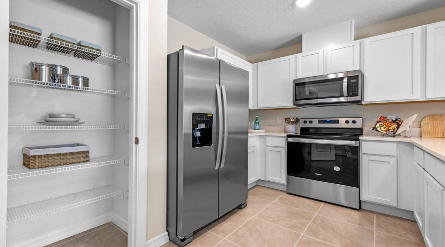 DAVENPORT, Florida 33837, 3 Bedrooms Bedrooms, ,2 BathroomsBathrooms,Residential,For Sale,CANARY,0,MFRO6366950