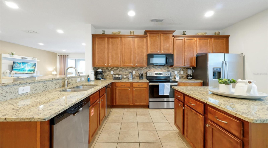 KISSIMMEE, Florida 34747, 6 Bedrooms Bedrooms, ,6 BathroomsBathrooms,Residential,For Sale,PENDANT,0,MFRW7881495