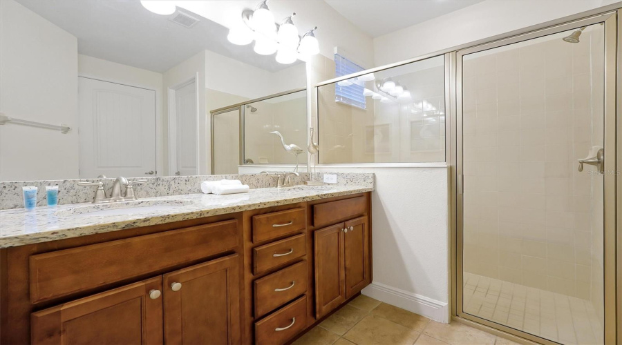 KISSIMMEE, Florida 34747, 6 Bedrooms Bedrooms, ,6 BathroomsBathrooms,Residential,For Sale,PENDANT,0,MFRW7881495